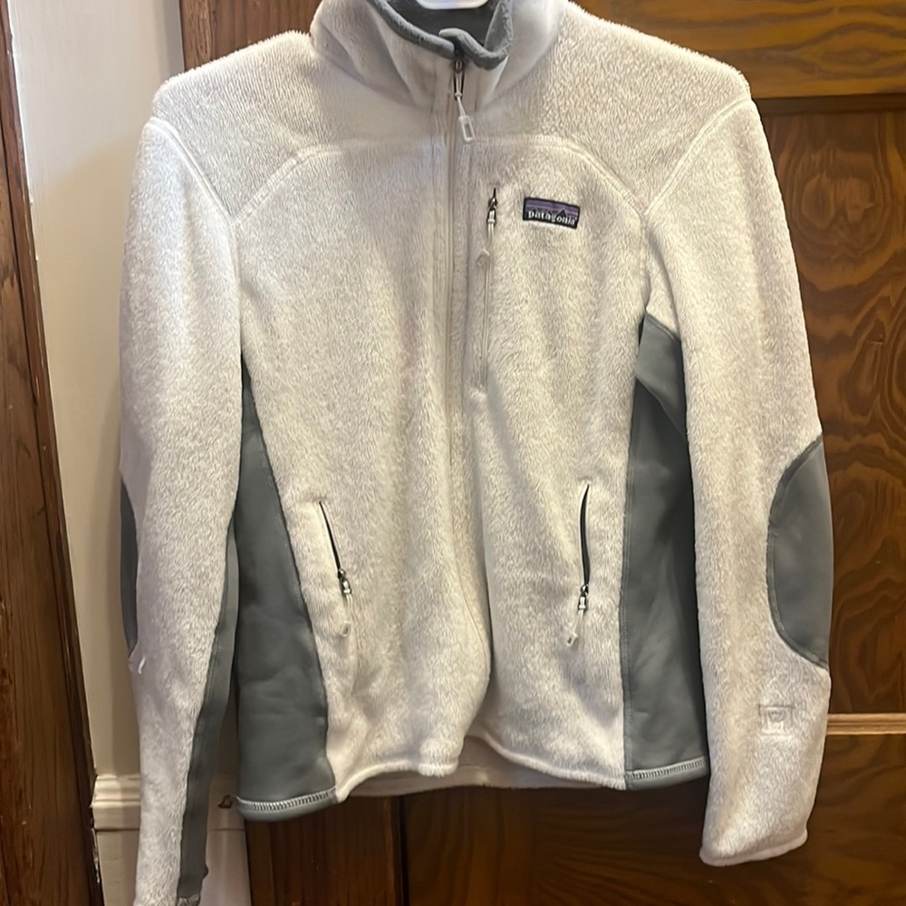 Patagonia lightweight zip up fleece